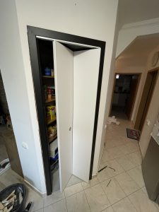 harmónikaajtó_bran_arnyekolastechnika